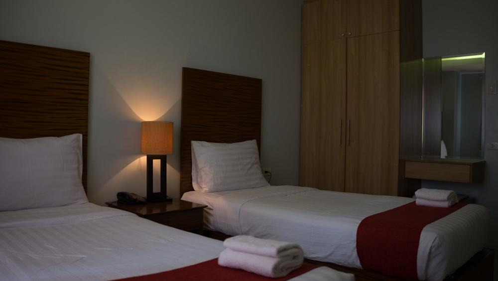 Sebastien Hotel Lapu-Lapu City Exteriör bild