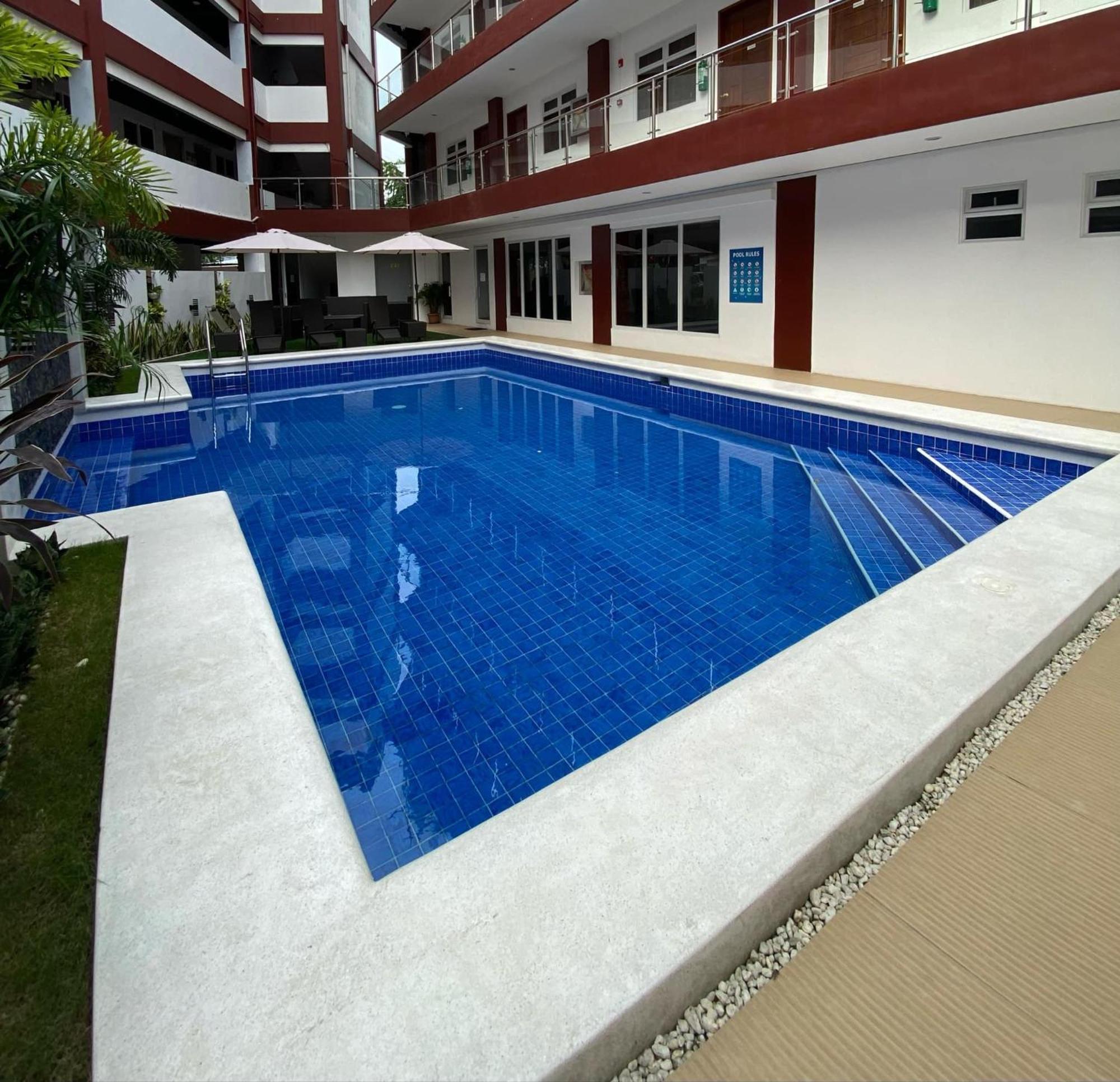 Sebastien Hotel Lapu-Lapu City Exteriör bild