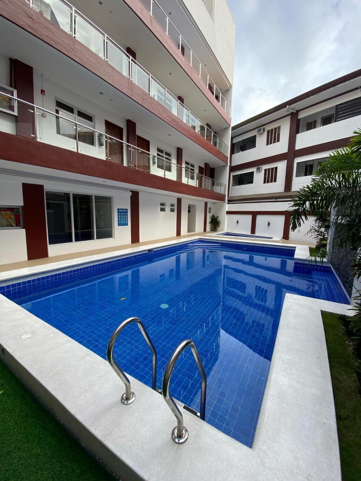 Sebastien Hotel Lapu-Lapu City Exteriör bild