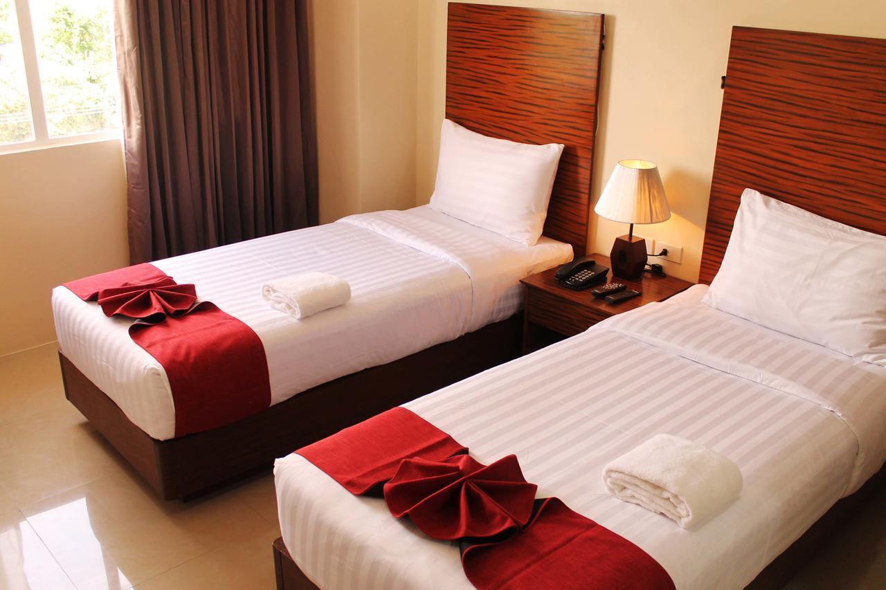 Sebastien Hotel Lapu-Lapu City Exteriör bild